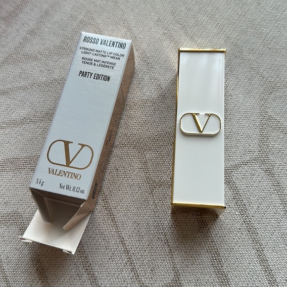 ROSSO VALENTINO EXCLUSIVE PARTY EDITION LIPSTICK undressed velvet matte 111A - Picture 7 of 16